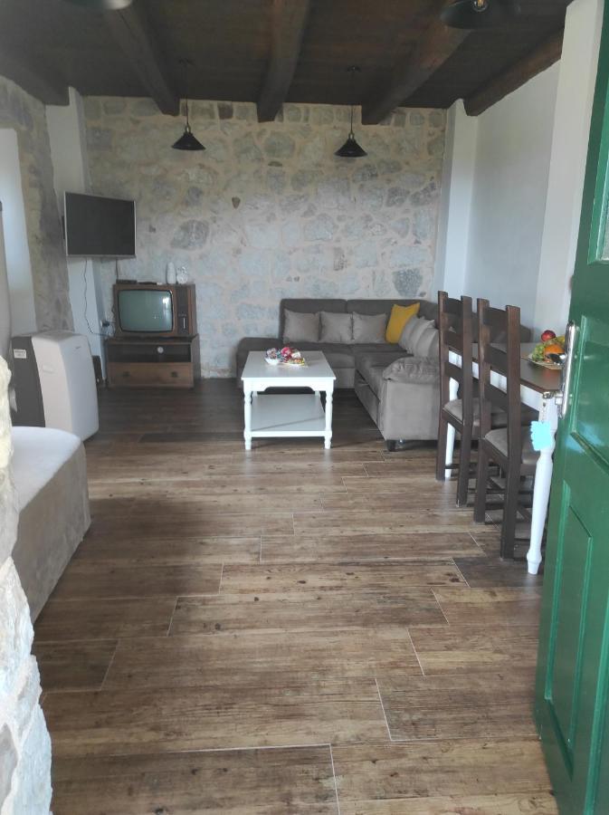 Rustic Stone House Villa Bar Ngoại thất bức ảnh