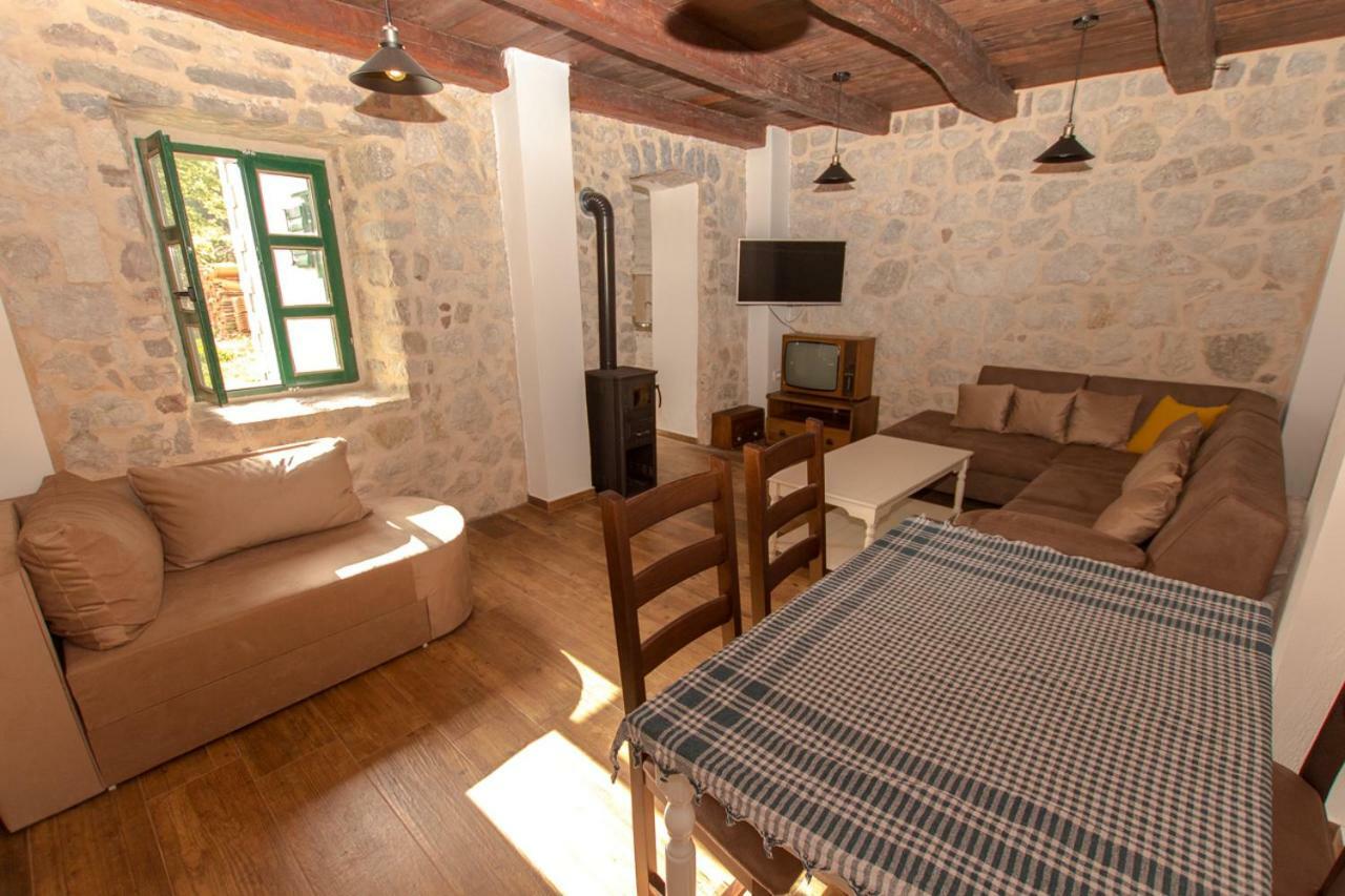 Rustic Stone House Villa Bar Ngoại thất bức ảnh